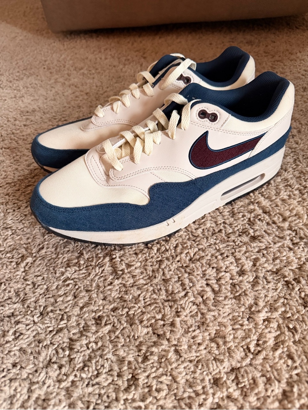 Nike Men's Cream, Navy & Maroon Air Max Sneaker